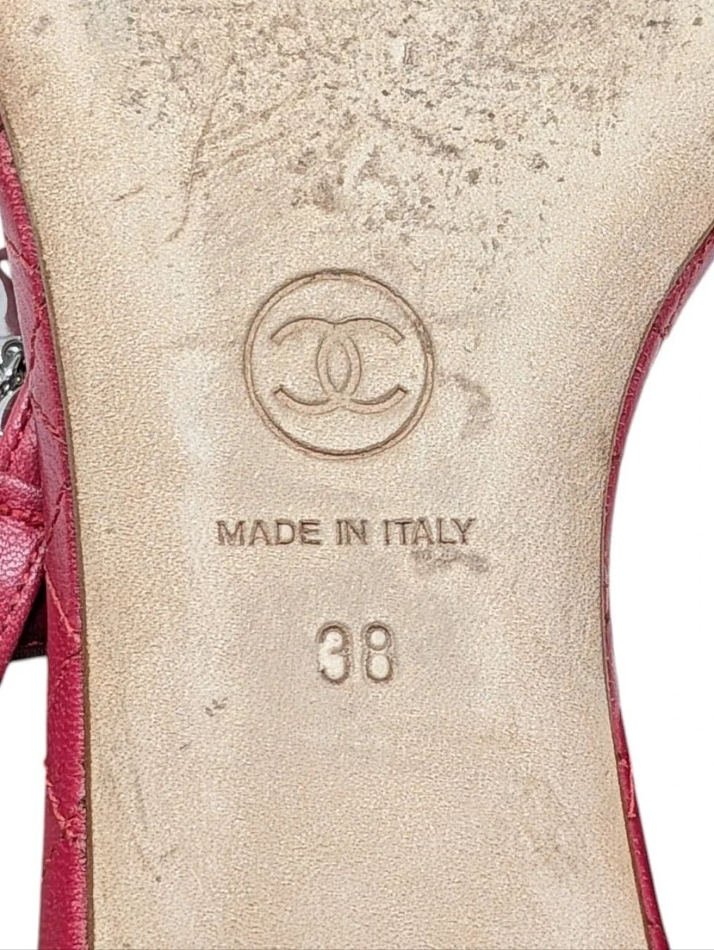 Chanel Red Interlocking CC T-Strap Thong Chain Quilted Sandals Size EU 38